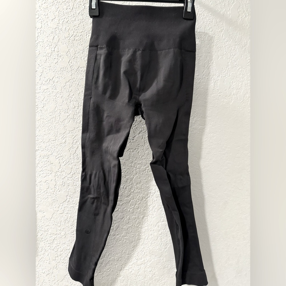 Lululemon tights, never worn.